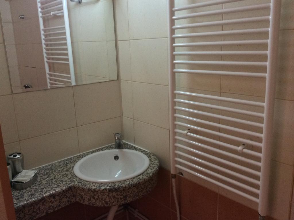 National Hotel Ruse Room photo
